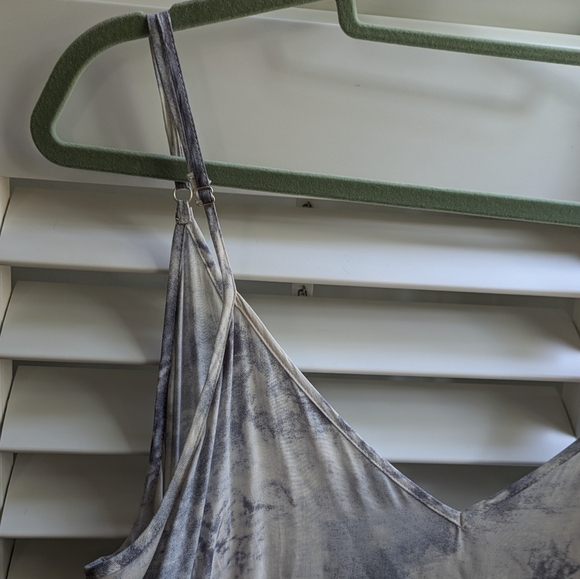 LTX Sportswear split hem maxi dress - Picture 8 of 9